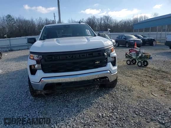 2022 Chevrolet Silverado 1500 Work Truck z VIN 2GCUDAED0N1512425, wystawiony jako Copart lot #86004394 z przebiegiem 28 649 mil mil oraz Czysty tytuł • Clean title. Historia ofert i sprzedaży dostępna na DreamBid. Obrazek 12.