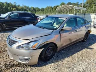 2015 Nissan Altima S with VIN 1N4AL3AP2FN302965, listed as a Copart auction lot 80030425 with 233,969 mi miles and Salvage title. Bid and sale history available at DreamBid. Image 1.