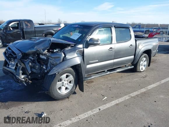 ✅ 2015 Toyota Tacoma • VIN: 3TMLU4EN5FM175671 • Лот: 41431744. Опубликован ранее на IAAI с пробегом 109 189 миль. Бесплатный доступ к архиву аукционных продаж из США и подробный отчёт об истории автомобиля на DreamBid. Изображение 2.