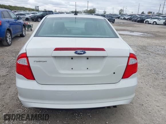 ✅ 2012 Ford Fusion S • VIN: 3FAHP0GA2CR445797 • Лот: 43499223. Опубликован ранее на IAAI с пробегом 91 346 миль. Бесплатный доступ к архиву аукционных продаж из США и подробный отчёт об истории автомобиля на DreamBid. Изображение 17.