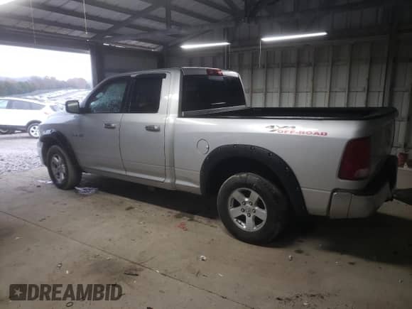 ✅ 2009 Dodge 1500 ST • VIN: 1D3HV18P69S784382 • Лот: 84201144. Размещён на Copart с пробегом 162 588 миль миль. Получите бесплатный доступ к архиву аукционных продаж из США и посмотрите подробный отчёт об истории автомобиля на DreamBid. Изображение 2.