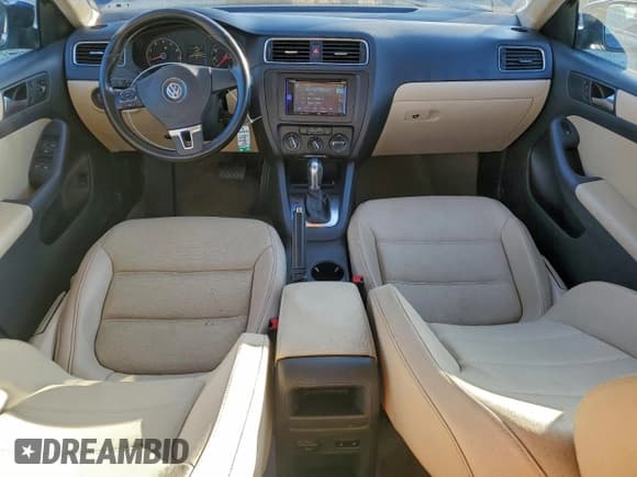 ✅ 2011 Volkswagen Jetta SE • VIN: 3VWDZ7AJ7BM344087 • Lot: 94543215. Listed on Copart with 151,978 mi. Free auction sales archive from the USA and detailed vehicle history report at DreamBid. Image 8.