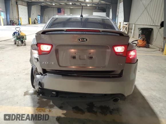 ✅ 2011 Kia Forte SX • VIN: KNAFW4A37B5366677 • Lot: 57691135. Wystawiony na Copart z przebiegiem 121 966 mil. Bezpłatny archiwum sprzedaży aukcyjnych z USA i szczegółowy raport historii pojazdu na DreamBid. Zdjęcie 6.