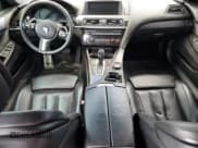 ✅ 2015 BMW 6 Series 650i • VIN: WBA6B2C5XFD130082 • Lot: 58449885. Wystawiony na Copart z przebiegiem Nie podano. Bezpłatny archiwum sprzedaży aukcyjnych z USA i szczegółowy raport historii pojazdu na DreamBid. Zdjęcie 8.