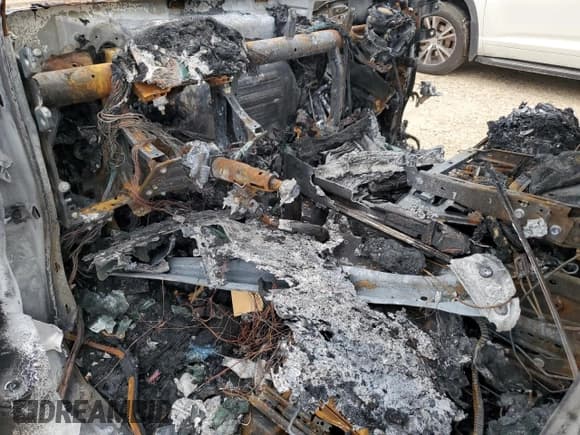 ✅ 2025 Chevrolet Silverado 1500 • VIN: 1GCRKBEK6SZ112212 • Lot: 89859295. Wystawiony na Copart z przebiegiem Nie podano. Bezpłatny archiwum sprzedaży aukcyjnych z USA i szczegółowy raport historii pojazdu na DreamBid. Zdjęcie 8.