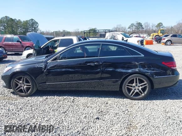 ✅ 2014 Mercedes-Benz E 350 • VIN: WDDKJ5KBXEF248011 • Lot: 41566643. Listed on IAAI with 120,108 mi. Free auction sales archive from the USA and detailed vehicle history report at DreamBid. Image 14.