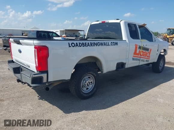 ✅ 2024 Ford F-250 XL • VIN: 1FT7X2BA5REC53911 • Lot: 42714558. Listed on IAAI with 29,131 mi. Free auction sales archive from the USA and detailed vehicle history report at DreamBid. Image 4.