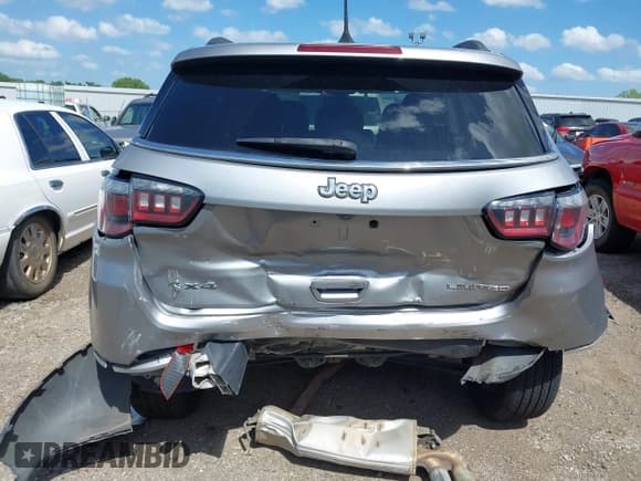 ✅ 2020 Jeep Compass Limited • VIN: 3C4NJDCB4LT167105 • Lot: 42573840. Wystawiony na IAAI z przebiegiem 102 184 mil. Bezpłatny archiwum sprzedaży aukcyjnych z USA i szczegółowy raport historii pojazdu na DreamBid. Zdjęcie 17.