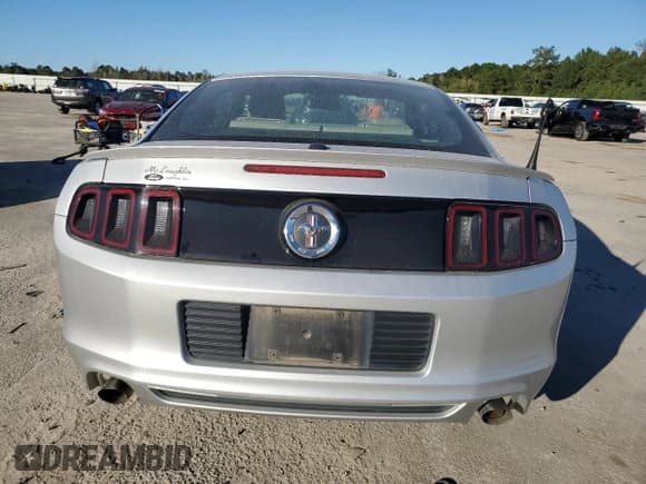 ✅ 2014 Ford Mustang V6 • VIN: 1ZVBP8AM2E5241862 • Лот: 86985785. Опубликован ранее на Copart с пробегом 105 258 миль. Бесплатный доступ к архиву аукционных продаж из США и подробный отчёт об истории автомобиля на DreamBid. Изображение 6.