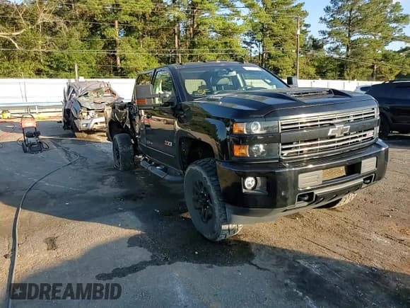 ✅ 2018 Chevrolet Silverado 2500HD LTZ • VIN: 1GC1KWEY9JF282864 • Lot: 91577195. Wystawiony na Copart z przebiegiem 78 409 mil. Bezpłatny archiwum sprzedaży aukcyjnych z USA i szczegółowy raport historii pojazdu na DreamBid. Zdjęcie 13.