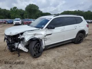✅ 2024 Volkswagen Atlas Peak Edition SEL • VIN: 1V2GR2CA5RC587973 • Lot: 58923655. Listed on Copart with 19,256 mi. Free auction sales archive from the USA and detailed vehicle history report at DreamBid. Image 1.