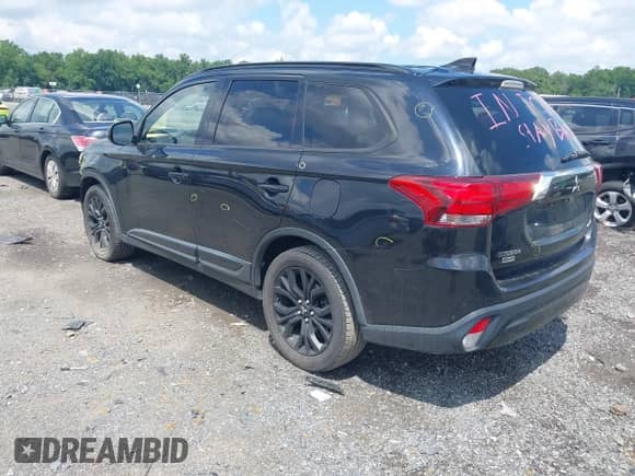 2019 Mitsubishi Outlander ES z VIN JA4AZ3A39KZ047749, wystawiony jako IAAI lot #42737988 z przebiegiem 215 294 mil mil oraz . Historia ofert i sprzedaży dostępna na DreamBid. Obrazek 3.