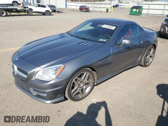 ✅ 2016 Mercedes-Benz SLK 350 • VIN: WDDPK5HA0GF117609 • Lot: 47100995. Wystawiony na Copart z przebiegiem 41 556 mil. Bezpłatny archiwum sprzedaży aukcyjnych z USA i szczegółowy raport historii pojazdu na DreamBid. Zdjęcie 1.