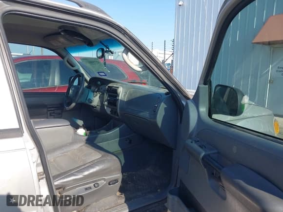 ✅ 2004 Ford Explorer Sport Trac XLS • VIN: 1FMZU67K14UB49176 • Лот: 42798016. Опубликован ранее на IAAI с пробегом 216 994 миль. Бесплатный доступ к архиву аукционных продаж из США и подробный отчёт об истории автомобиля на DreamBid. Изображение 5.