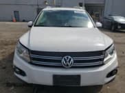 ✅ 2013 Volkswagen Tiguan SE • VIN: WVGBV7AX7DW512304 • Lot: 55928365. Listed on Copart with 142,520 mi. Free auction sales archive from the USA and detailed vehicle history report at DreamBid. Image 5.