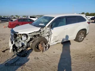 ✅ 2014 Toyota Highlander LE Plus • VIN: 5TDZKRFH4ES031081 • Lot: 84073815. Wystawiony na Copart z przebiegiem 165 517 mil. Bezpłatny archiwum sprzedaży aukcyjnych z USA i szczegółowy raport historii pojazdu na DreamBid. Zdjęcie 1.