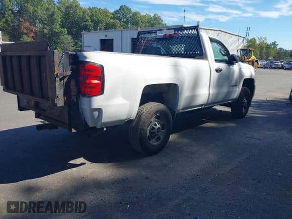 ✅ 2016 Chevrolet Silverado 2500HD Work Truck • VIN: 1GC0CUEG5GZ253258 • Лот: 43348272. Опубликован ранее на IAAI с пробегом 241 177 миль. Бесплатный доступ к архиву аукционных продаж из США и подробный отчёт об истории автомобиля на DreamBid. Изображение 4.