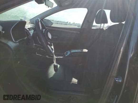 ✅ 2022 Hyundai Tucson SEL • VIN: 5NMJB3AE1NH002261 • Lot: 73687084. Wystawiony na Copart z przebiegiem 36 300 mil. Bezpłatny archiwum sprzedaży aukcyjnych z USA i szczegółowy raport historii pojazdu na DreamBid. Zdjęcie 7.