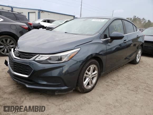 2017 Chevrolet Cruze LT z VIN 1G1BE5SM6H7253214, wystawiony jako Copart lot #71319792 z przebiegiem 113 298 mil mil oraz . Historia ofert i sprzedaży dostępna na DreamBid. Obrazek 1.