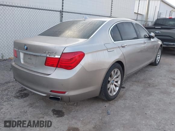 ✅ 2009 BMW 7 Series 750Li • VIN: WBAKB83589CY59354 • Lot: 43408318. Wystawiony na IAAI z przebiegiem 184 116 mil. Bezpłatny archiwum sprzedaży aukcyjnych z USA i szczegółowy raport historii pojazdu na DreamBid. Zdjęcie 4.