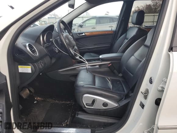 ✅ 2009 Mercedes-Benz M 350 • VIN: 4JGBB86E49A530754 • Lot: 92002965. Wystawiony na Copart z przebiegiem 175 368 mil. Bezpłatny archiwum sprzedaży aukcyjnych z USA i szczegółowy raport historii pojazdu na DreamBid. Zdjęcie 7.