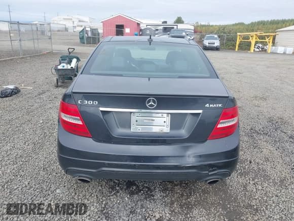 ✅ 2012 Mercedes-Benz C 300 Sport • VIN: WDDGF8BB5CA617148 • Lot: 43566452. Wystawiony na IAAI z przebiegiem 182 716 mil. Bezpłatny archiwum sprzedaży aukcyjnych z USA i szczegółowy raport historii pojazdu na DreamBid. Zdjęcie 16.