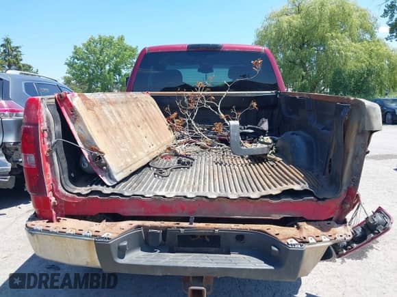 2007 Chevrolet Silverado 2500HD LTZ z VIN 1GCHK29687E542220, wystawiony jako IAAI lot #42809649 z przebiegiem 138 551 mil mil oraz . Historia ofert i sprzedaży dostępna na DreamBid. Obrazek 16.