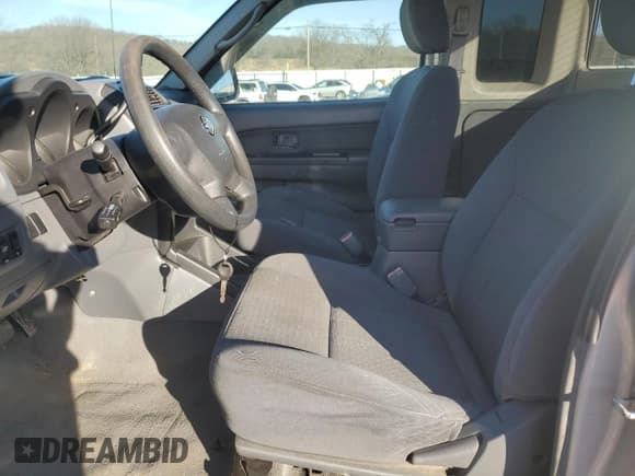 ✅ 2004 Nissan Frontier XE • VIN: 1N6DD26T34C468521 • Лот: 46745835. Опубликован ранее на Copart с пробегом 98 743 миль. Бесплатный доступ к архиву аукционных продаж из США и подробный отчёт об истории автомобиля на DreamBid. Изображение 10.