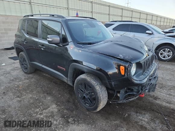✅ 2018 Jeep Renegade Trailhawk • VIN: ZACCJBCB1JPH23337 • Lot: 84939575. Wystawiony na Copart z przebiegiem 115 320 mil. Bezpłatny archiwum sprzedaży aukcyjnych z USA i szczegółowy raport historii pojazdu na DreamBid. Zdjęcie 4.