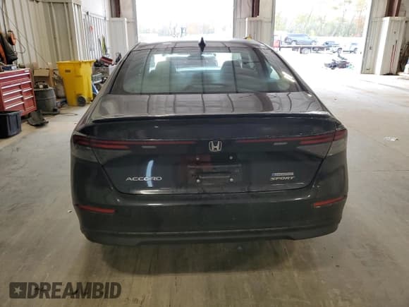 ✅ 2025 Honda Accord Sport • VIN: 1HGCY2F59SA002932 • Lot: 85392075. Wystawiony na Copart z przebiegiem 17 812 mil. Bezpłatny archiwum sprzedaży aukcyjnych z USA i szczegółowy raport historii pojazdu na DreamBid. Zdjęcie 6.