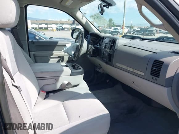 ✅ 2012 GMC Sierra 1500 SLE • VIN: 1GTR1VE04CZ148145 • Лот: 43284451. Опубликован ранее на IAAI с пробегом 167 975 миль. Бесплатный доступ к архиву аукционных продаж из США и подробный отчёт об истории автомобиля на DreamBid. Изображение 5.