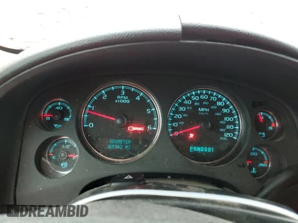 ✅ 2007 Chevrolet Suburban Commercial • VIN: 3GNGK26K17G299668 • Lot: 59481865. Wystawiony na Copart z przebiegiem 305 742 mil. Bezpłatny archiwum sprzedaży aukcyjnych z USA i szczegółowy raport historii pojazdu na DreamBid. Zdjęcie 9.