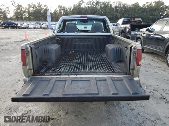 ✅ 2001 Chevrolet S-10 • VIN: 1GCCS14591K110912 • Лот: 86853354. Опубликован ранее на Copart с пробегом 289 667 миль. Бесплатный доступ к архиву аукционных продаж из США и подробный отчёт об истории автомобиля на DreamBid. Изображение 10.