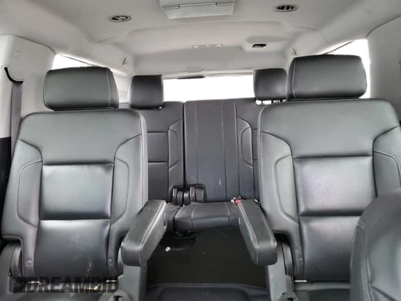 ✅ 2017 Chevrolet Suburban Premier • VIN: 1GNSKJKC9HR260217 • Lot: 76479794. Wystawiony na Copart z przebiegiem 132 941 mil. Bezpłatny archiwum sprzedaży aukcyjnych z USA i szczegółowy raport historii pojazdu na DreamBid. Zdjęcie 10.