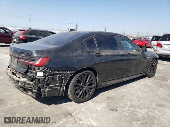 ✅ 2022 BMW 7 Series 750i xDrive • VIN: WBA7U2C08NCJ27706 • Lot: 71059354. Listed on Copart with 33,005 mi. Free auction sales archive from the USA and detailed vehicle history report at DreamBid. Image 3.