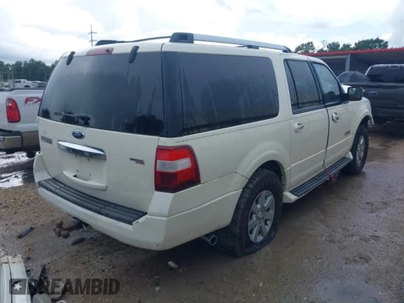 ✅ 2008 Ford Expedition Max Limited • VIN: 1FMFK19558LA12319 • Lot: 42688322. Wystawiony na IAAI z przebiegiem Nie podano. Bezpłatny archiwum sprzedaży aukcyjnych z USA i szczegółowy raport historii pojazdu na DreamBid. Zdjęcie 4.