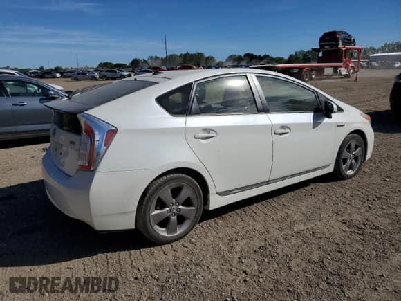 ✅ 2015 Toyota Prius Persona Series • VIN: JTDKN3DU0F0424201 • Lot: 84483145. Wystawiony na Copart z przebiegiem 143 712 mil. Bezpłatny archiwum sprzedaży aukcyjnych z USA i szczegółowy raport historii pojazdu na DreamBid. Zdjęcie 3.