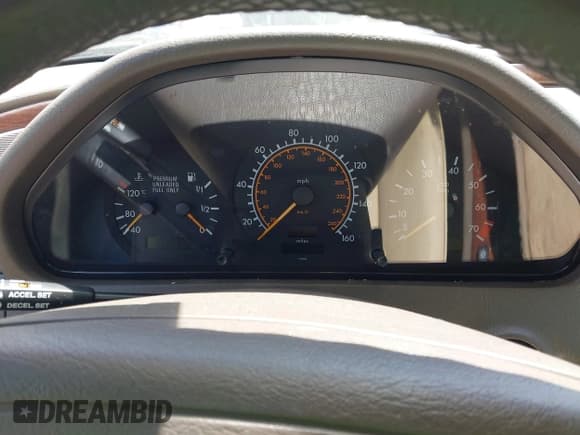 ✅ 1995 Mercedes-Benz C 2.8L • VIN: WDBHA28E3SF215141 • Лот: 42533044. Опубликован ранее на IAAI с пробегом Не указан. Бесплатный доступ к архиву аукционных продаж из США и подробный отчёт об истории автомобиля на DreamBid. Изображение 7.