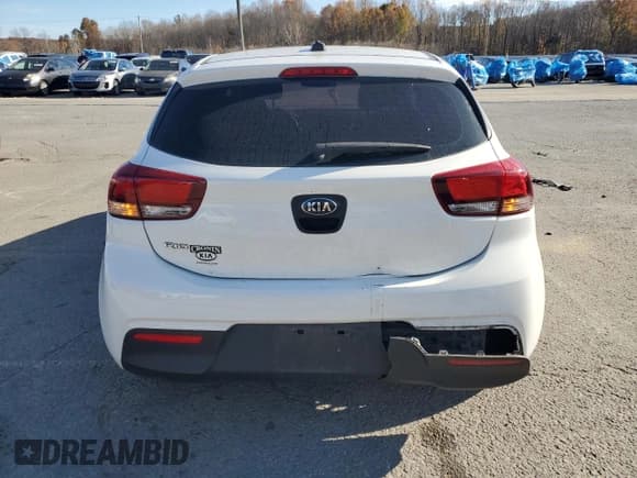 ✅ 2018 Kia Rio S • VIN: 3KPA25AB8JE090762 • Lot: 92921415. Wystawiony na Copart z przebiegiem 104 801 mil. Bezpłatny archiwum sprzedaży aukcyjnych z USA i szczegółowy raport historii pojazdu na DreamBid. Zdjęcie 6.