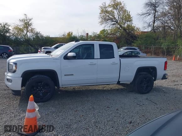 ✅ 2019 GMC Sierra 1500 • VIN: 2GTV2LEC7K1160131 • Lot: 40794685. Wystawiony na IAAI z przebiegiem 139 636 mil. Bezpłatny archiwum sprzedaży aukcyjnych z USA i szczegółowy raport historii pojazdu na DreamBid. Zdjęcie 14.