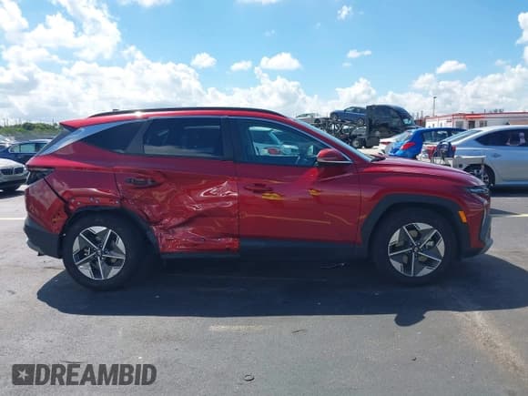 ✅ 2025 Hyundai Tucson SEL Convenience • VIN: 5NMJC3DE8SH469049 • Lot: 43311716. Wystawiony na IAAI z przebiegiem 8 451 mil. Bezpłatny archiwum sprzedaży aukcyjnych z USA i szczegółowy raport historii pojazdu na DreamBid. Zdjęcie 13.
