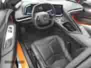 2023 Chevrolet Corvette 1LT z VIN 1G1YA2D44P5142284, wystawiony jako Copart lot #69943115 z przebiegiem 17 300 mil mil oraz Czysty tytuł • Clean title. Historia ofert i sprzedaży dostępna na DreamBid. Obrazek 8.