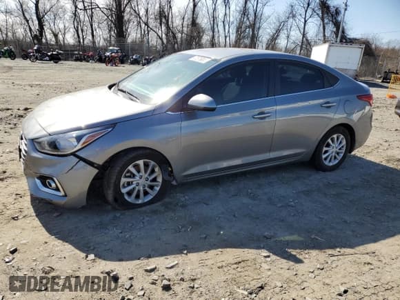 ✅ 2022 Hyundai Accent SE • VIN: 3KPC24A61NE158136 • Лот: 47875005. Опубликован ранее на Copart с пробегом 19 201 миль. Бесплатный доступ к архиву аукционных продаж из США и подробный отчёт об истории автомобиля на DreamBid. Изображение 1.