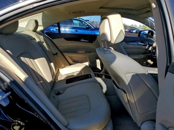 ✅ 2014 Mercedes-Benz CLS 550 • VIN: WDDLJ9BB8EA101078 • Lot: 94279635. Listed on Copart with 134,428 mi. Free auction sales archive from the USA and detailed vehicle history report at DreamBid. Image 10.