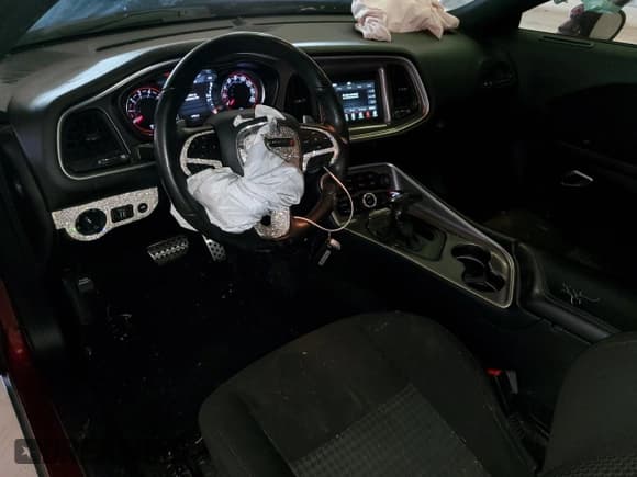 ✅ 2021 Dodge Challenger R/T • VIN: 2C3CDZBT1MH606829 • Lot: 57452594. Wystawiony na Copart z przebiegiem 62 782 mil. Bezpłatny archiwum sprzedaży aukcyjnych z USA i szczegółowy raport historii pojazdu na DreamBid. Zdjęcie 8.