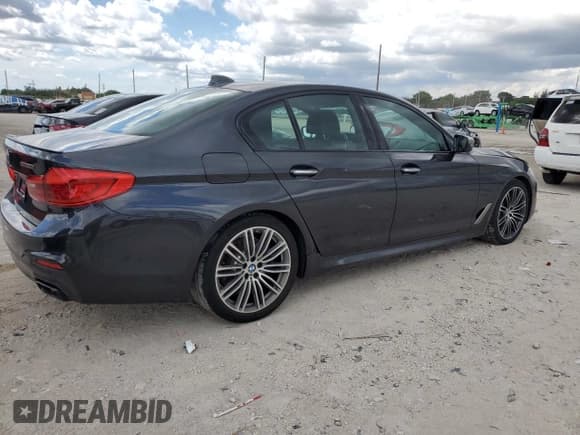 ✅ 2018 BMW 5 Series M550i xDrive • VIN: WBAJB9C53JB286164 • Лот: 71052315. Опубликован ранее на Copart с пробегом 91 157 миль. Бесплатный доступ к архиву аукционных продаж из США и подробный отчёт об истории автомобиля на DreamBid. Изображение 3.