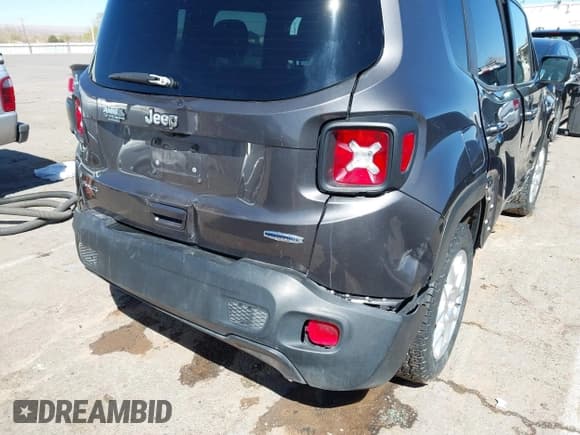 ✅ 2021 Jeep Renegade Latitude • VIN: ZACNJDBB8MPM28565 • Lot: 41826922. Wystawiony na IAAI z przebiegiem 81 949 mil. Bezpłatny archiwum sprzedaży aukcyjnych z USA i szczegółowy raport historii pojazdu na DreamBid. Zdjęcie 17.