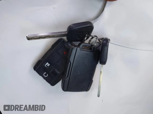 ✅ 2018 Chevrolet Silverado 1500 LT • VIN: 3GCPCREC9JG613213 • Lot: 43462577. Wystawiony na IAAI z przebiegiem 63 389 mil. Bezpłatny archiwum sprzedaży aukcyjnych z USA i szczegółowy raport historii pojazdu na DreamBid. Zdjęcie 11.