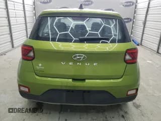 ✅ 2021 Hyundai Venue SE • VIN: KMHRB8A33MU066514 • Lot: 78586694. Wystawiony na Copart z przebiegiem 71 840 mil. Bezpłatny archiwum sprzedaży aukcyjnych z USA i szczegółowy raport historii pojazdu na DreamBid. Zdjęcie 6.