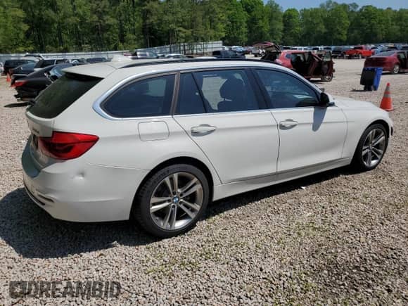 2018 BMW 3 Series 328d xDrive с VIN WBA8J1C50JA379426, выставлен на аукционе Copart как лот 47725083 с пробегом 64 605 миль миль и . История ставок и продаж доступна на DreamBid. Изображение 3.